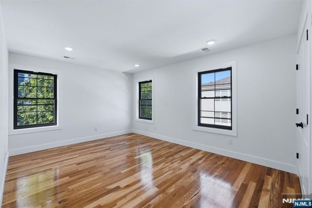 749 11th Street, Newark, NJ 07103