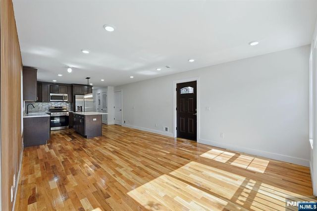 749 11th Street, Newark, NJ 07103
