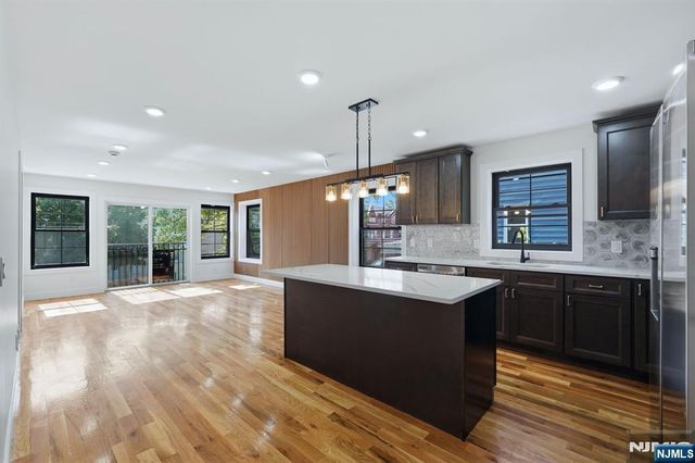749 11th Street, Newark, NJ 07103