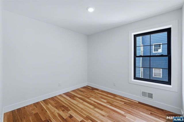 749 11th Street, Newark, NJ 07103
