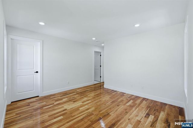 749 11th Street, Newark, NJ 07103