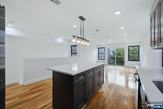 749 11th Street, Newark, NJ 07103