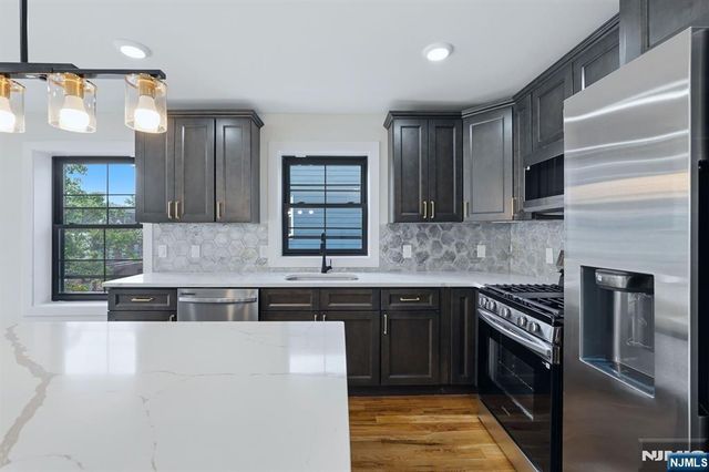 749 11th Street, Newark, NJ 07103