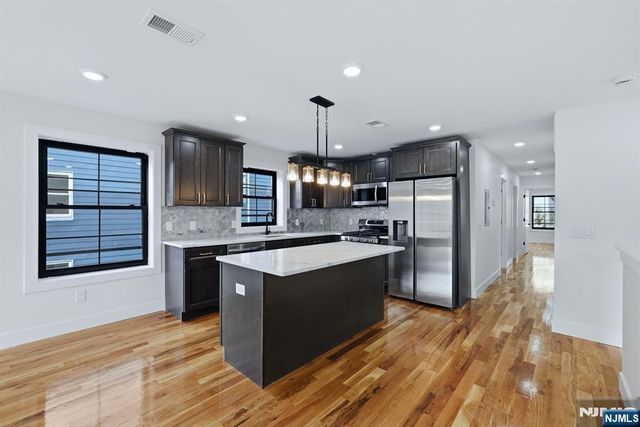 749 11th Street, Newark, NJ 07103