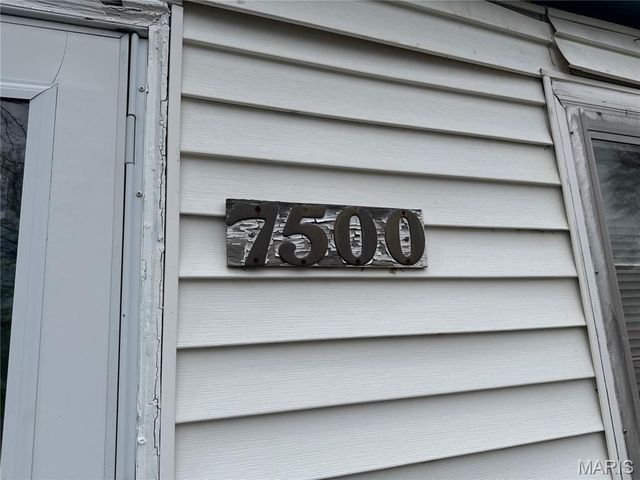 7500 Haywood Drive, Hanley Hills, MO 63133