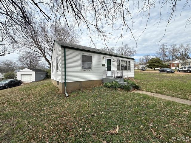 7500 Haywood Drive, Hanley Hills, MO 63133