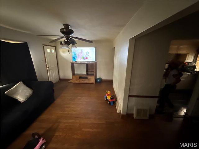 7500 Haywood Drive, Hanley Hills, MO 63133