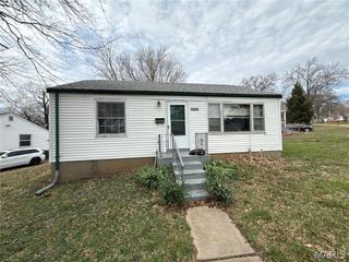 7500 Haywood Drive, Hanley Hills, MO 63133
