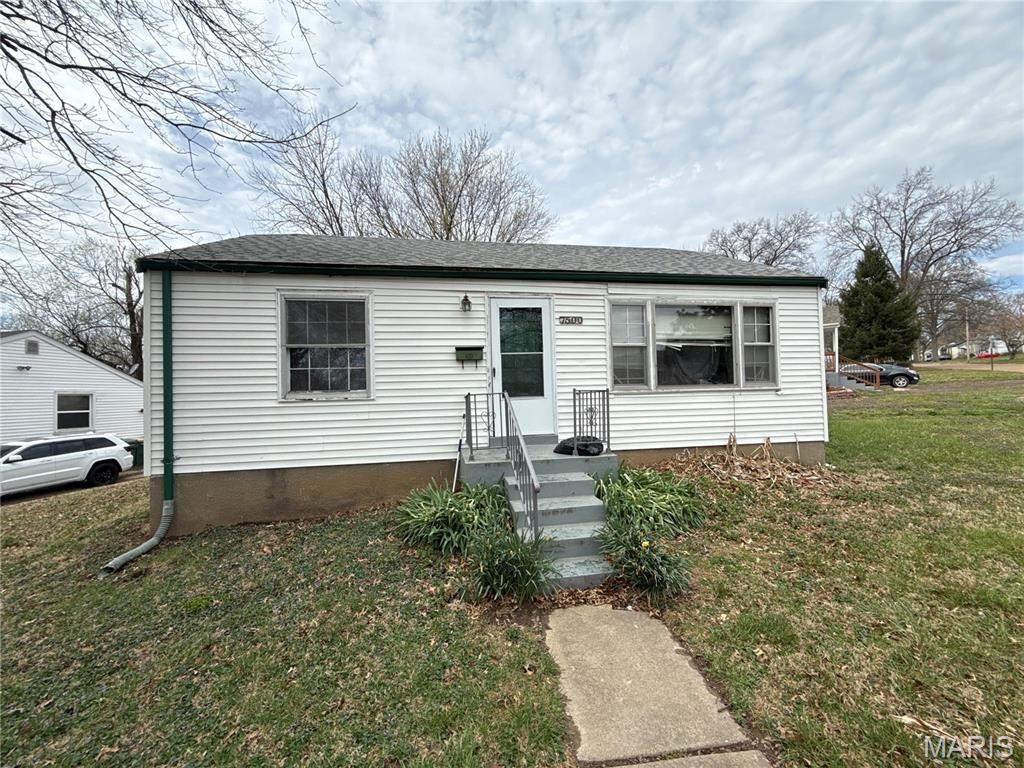 7500 Haywood Drive, Hanley Hills, MO 63133
