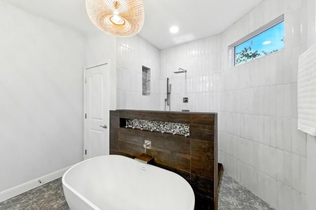 4115 NOON DAY CV, Spicewood, TX 78669