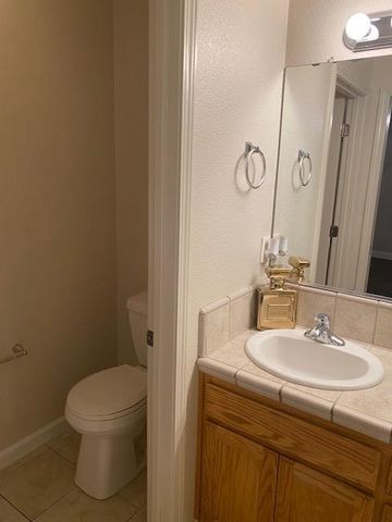 554 St Michelle Drive, Madera, CA 93637