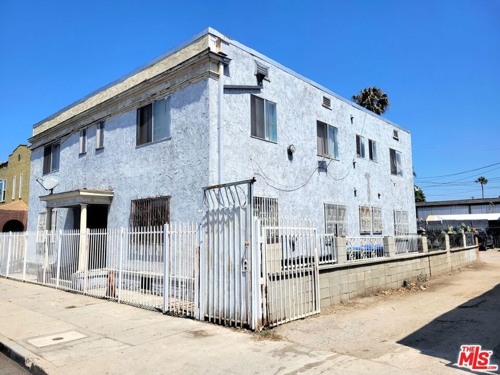 309 W 50th Street, Los Angeles, CA 90037