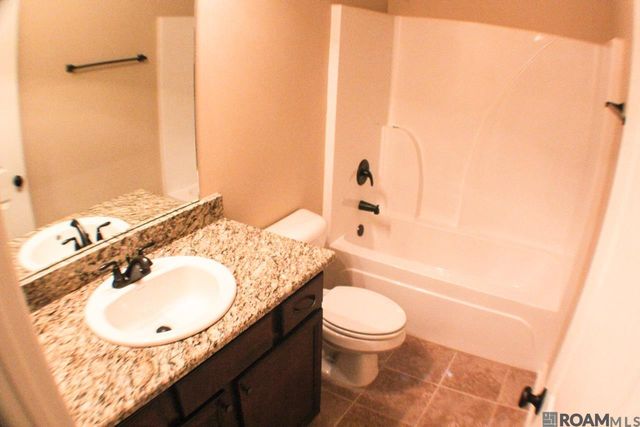 8774 Redwood Lake Blvd, Zachary, LA 70791