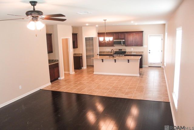 8774 Redwood Lake Blvd, Zachary, LA 70791