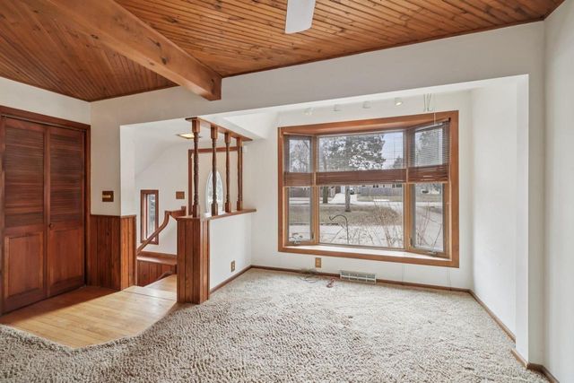 1100 Pflaum Road, Madison, WI 53716