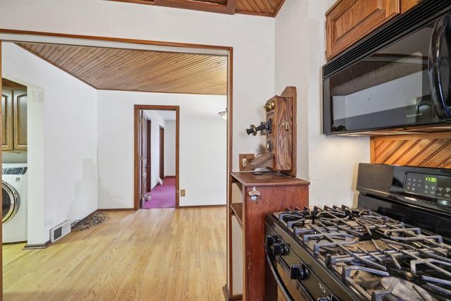 1100 Pflaum Road, Madison, WI 53716