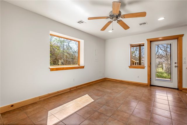 803 N Highland Avenue, Fayetteville, AR 72701