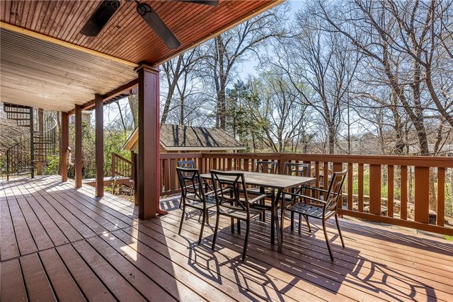 803 N Highland Avenue, Fayetteville, AR 72701