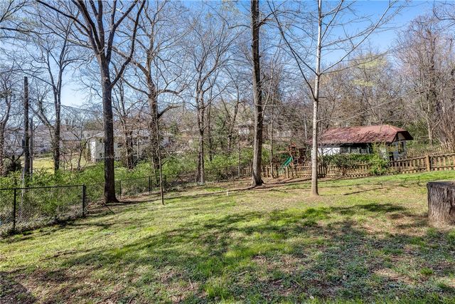 803 N Highland Avenue, Fayetteville, AR 72701