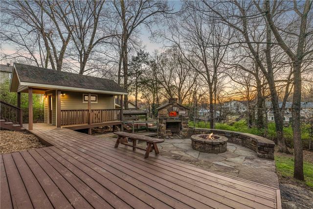 803 N Highland Avenue, Fayetteville, AR 72701