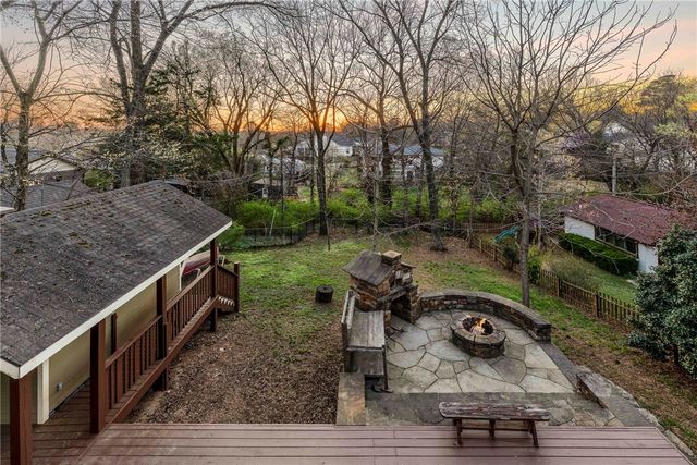 803 N Highland Avenue, Fayetteville, AR 72701