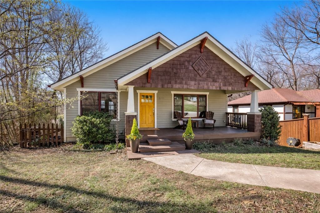 803 N Highland Avenue, Fayetteville, AR 72701