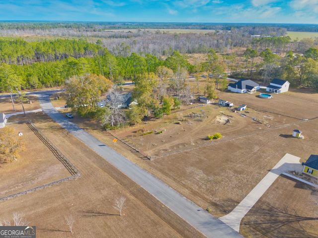 11 Walton Way Drive, Nashville, GA 31639