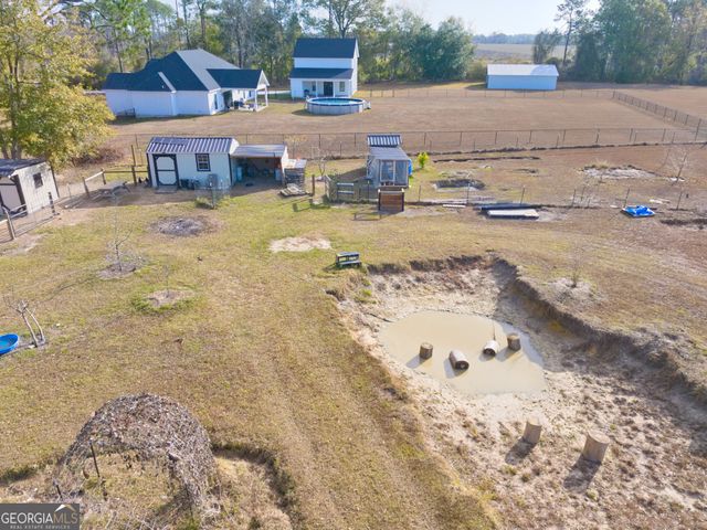 11 Walton Way Drive, Nashville, GA 31639