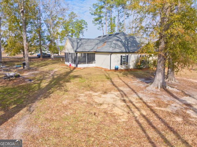 11 Walton Way Drive, Nashville, GA 31639