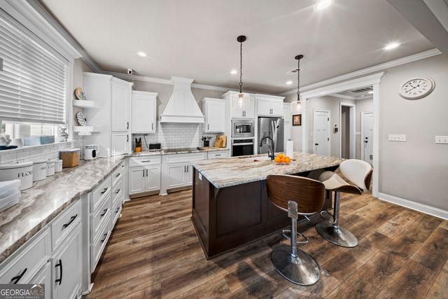 11 Walton Way Drive, Nashville, GA 31639