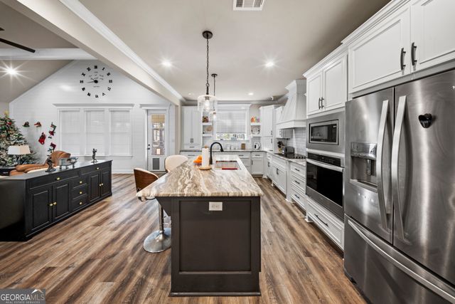 11 Walton Way Drive, Nashville, GA 31639