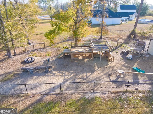 11 Walton Way Drive, Nashville, GA 31639