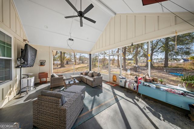 11 Walton Way Drive, Nashville, GA 31639