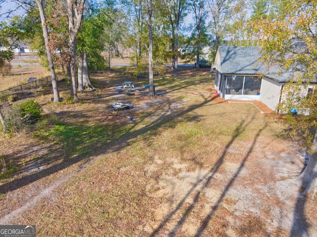 11 Walton Way Drive, Nashville, GA 31639