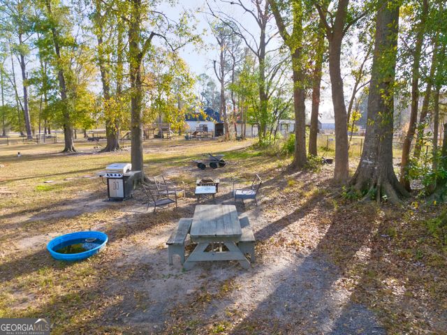 11 Walton Way Drive, Nashville, GA 31639