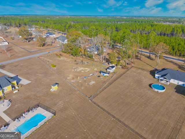 11 Walton Way Drive, Nashville, GA 31639