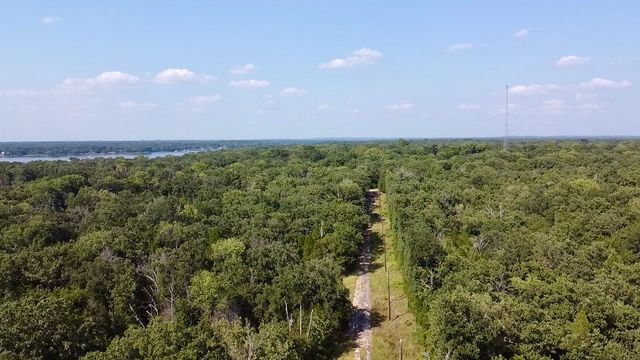 000 Paladin Drive, Log Cabin, TX 75148
