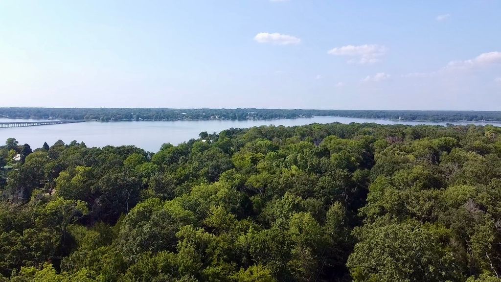 000 Paladin Drive, Log Cabin, TX 75148
