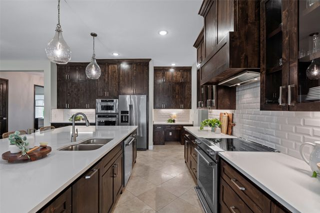 1140 The Shores Drive, Corsicana, TX 75109
