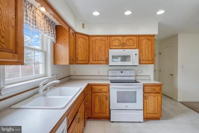 596 BEINHOWER RD, Etters, PA 17319