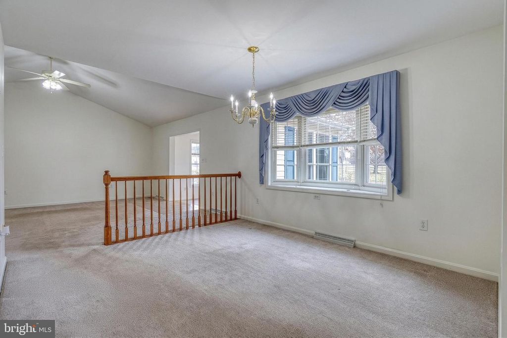 Image 12 of property listing at 596 BEINHOWER RD, Etters, PA 17319