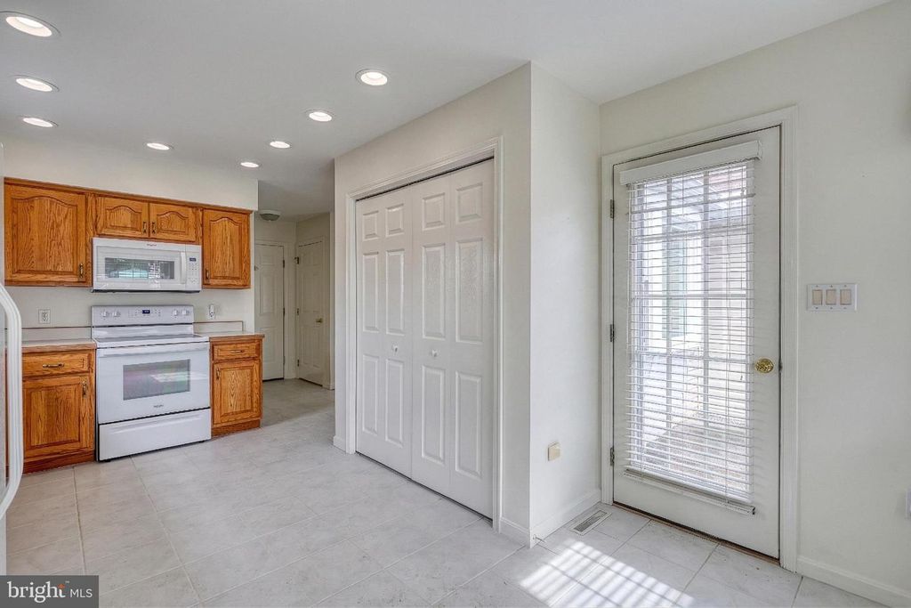 Image 16 of property listing at 596 BEINHOWER RD, Etters, PA 17319