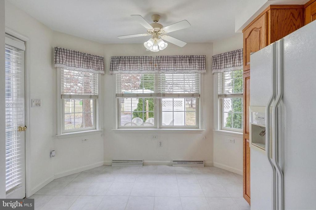 Image 17 of property listing at 596 BEINHOWER RD, Etters, PA 17319