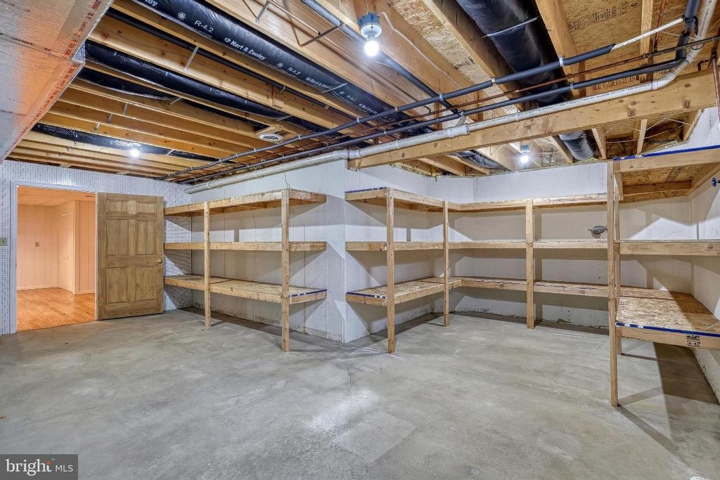 Image 33 of property listing at 596 BEINHOWER RD, Etters, PA 17319