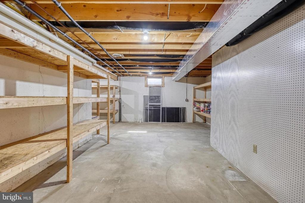 Image 34 of property listing at 596 BEINHOWER RD, Etters, PA 17319