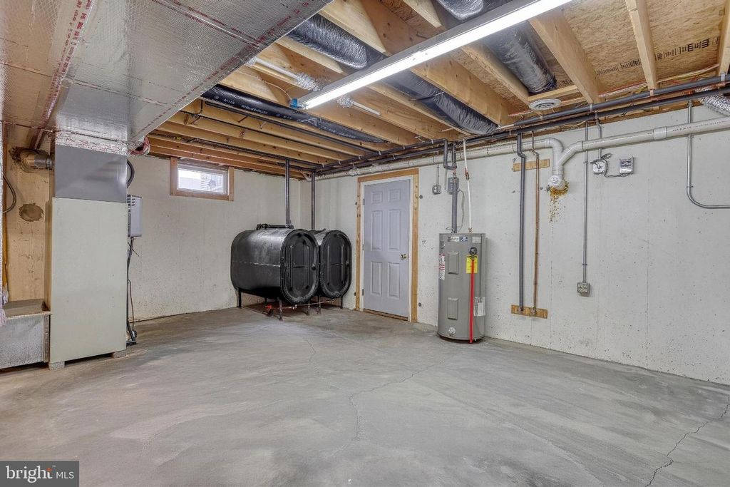 Image 35 of property listing at 596 BEINHOWER RD, Etters, PA 17319