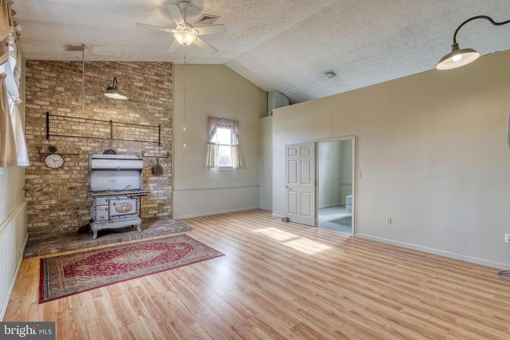 Image 44 of property listing at 596 BEINHOWER RD, Etters, PA 17319