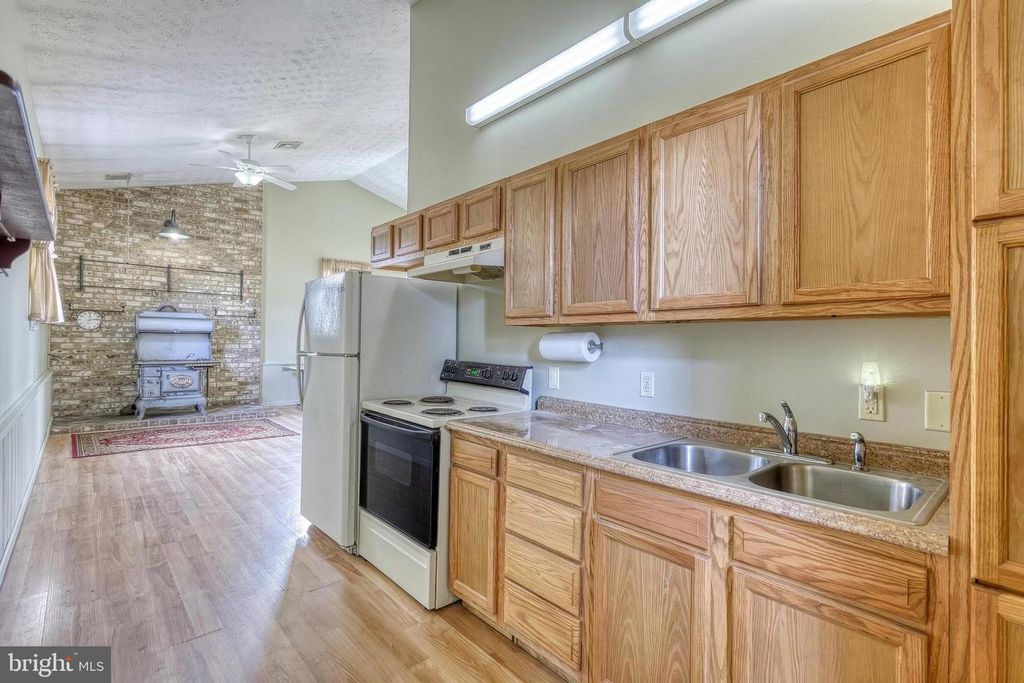 Image 46 of property listing at 596 BEINHOWER RD, Etters, PA 17319