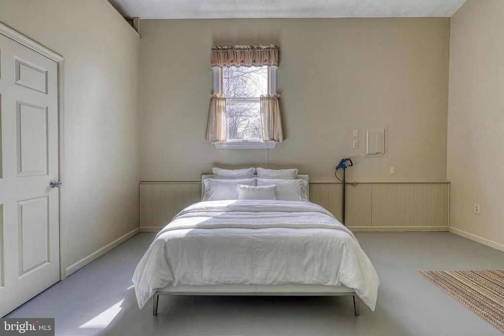 Image 50 of property listing at 596 BEINHOWER RD, Etters, PA 17319