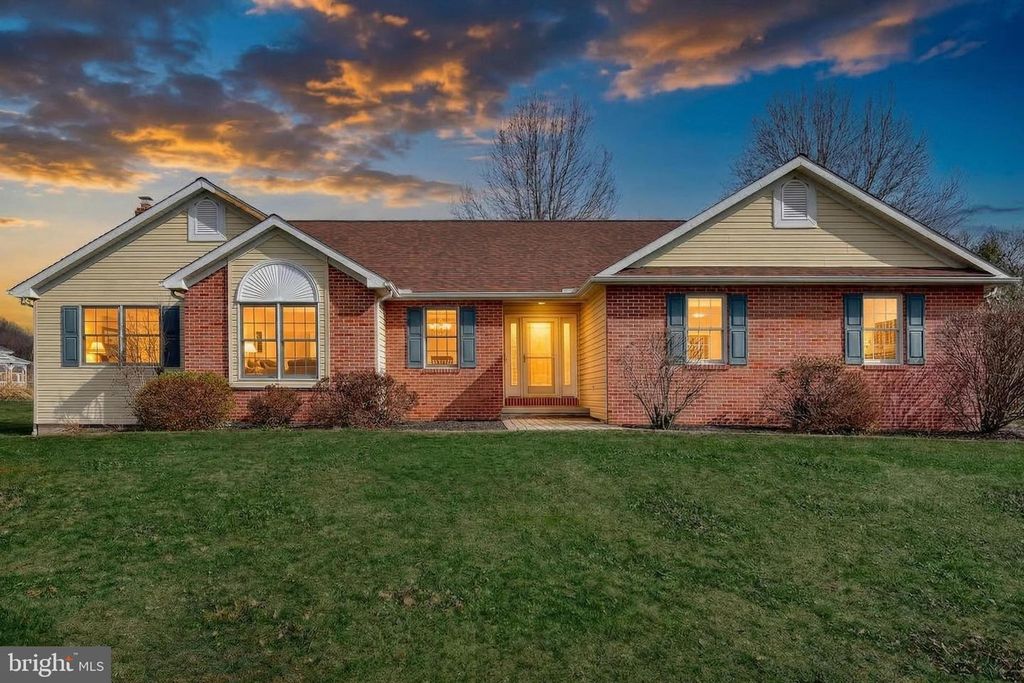 Image 58 of property listing at 596 BEINHOWER RD, Etters, PA 17319